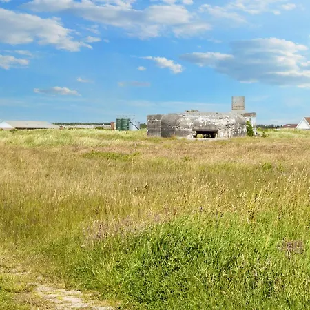 12 Person In Harboore-by Traum