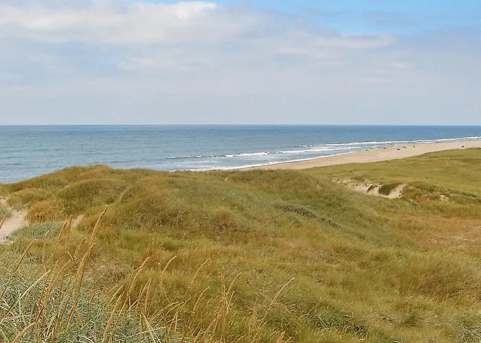 12 Person In Harboore-by Traum