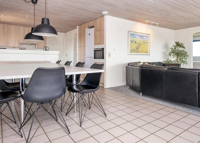 12 Person In Harboore-by Traum Vakantiehuis