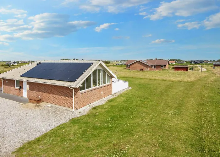 12 Person In Harboore-by Traum Vakantiehuis Harboør