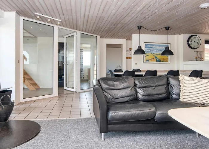 12 Person In Harboore-by Traum Vakantiehuis