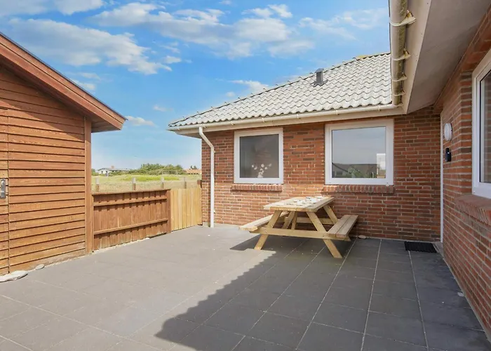 12 Person In Harboore-by Traum Vakantiehuis